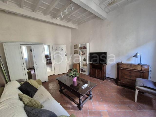 Appartamento in affitto a Firenze via del Porcellana, 6, non arredato/vuoto, centrale, senza ascensore TrovaCasa