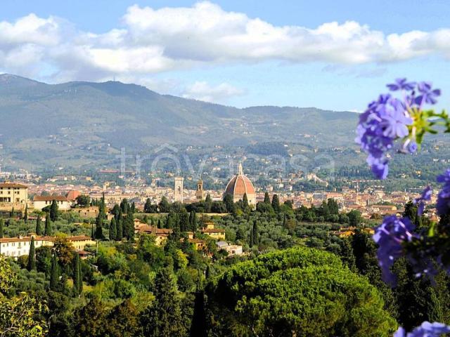 Appartamento in affitto a Firenze via della Torre del Gallo, giardino privato, terrazzo, parzialmente arredato TrovaCasa