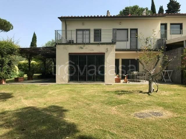 Appartamento in affitto a Firenze via di bellosguardo, 2, non arredato/vuoto, giardino privato, box TrovaCasa