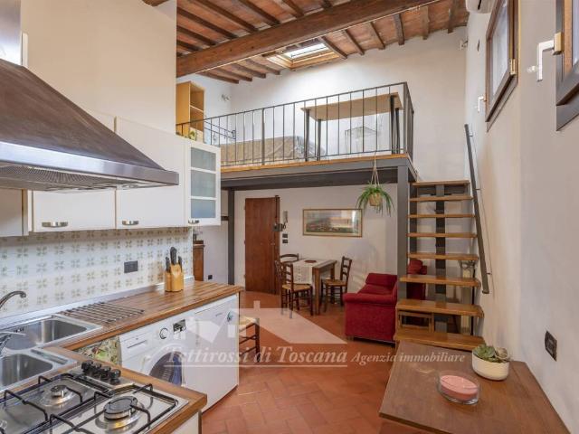 Appartamento in affitto a Firenze via San Zanobi, arredato, box, travi a vista TrovaCasa