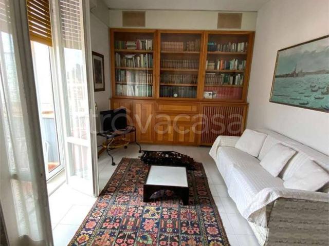 Appartamento in affitto a Firenze via villani, arredato, terrazzo, ascensore TrovaCasa