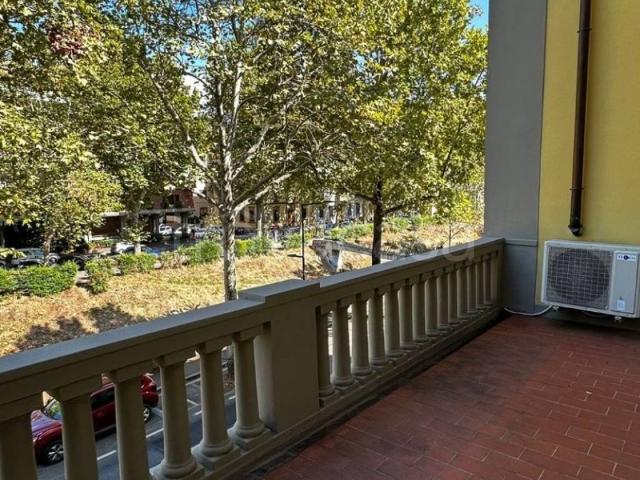 Appartamento in affitto a Firenze viale Giovanni Milton, arredato, terrazzo, luminoso TrovaCasa