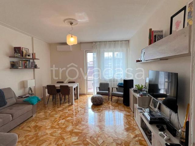 Appartamento in affitto a Firenze viale Europa, arredato, terrazzo, ascensore TrovaCasa