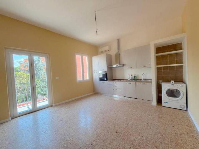 Appartamento in affitto a Firenze zona Mazzini oberdan rif. AF000MAZU