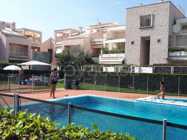 Appartamento in affitto a Fiumicino via Agropoli, 20, arredato, terrazzo, piscina TrovaCasa