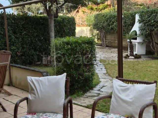 Appartamento in affitto a Fiumicino viale Viareggio, 97, arredato, giardino privato, posto auto TrovaCasa