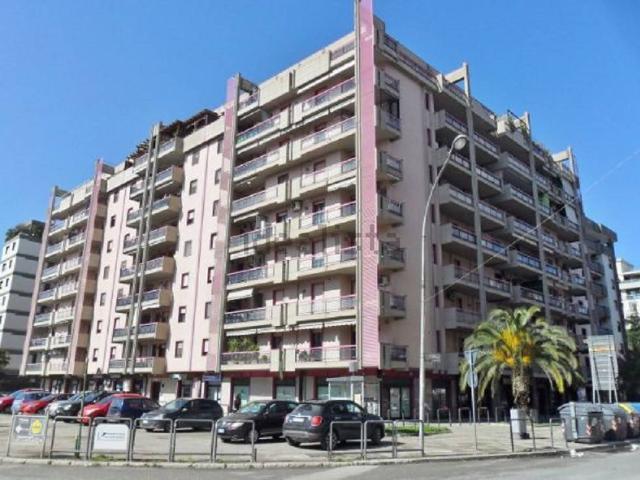 Appartamento in affitto a Foggia viale Candelaro, 13, arredato, terrazzo, veranda TrovaCasa