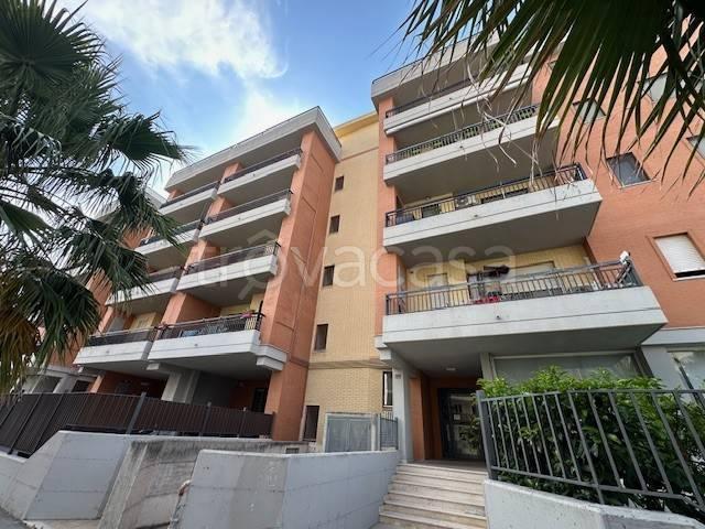 Appartamento in affitto a Foggia viale John Fitzgerald Kennedy, 2, non arredato/vuoto, box, terrazzo TrovaCasa