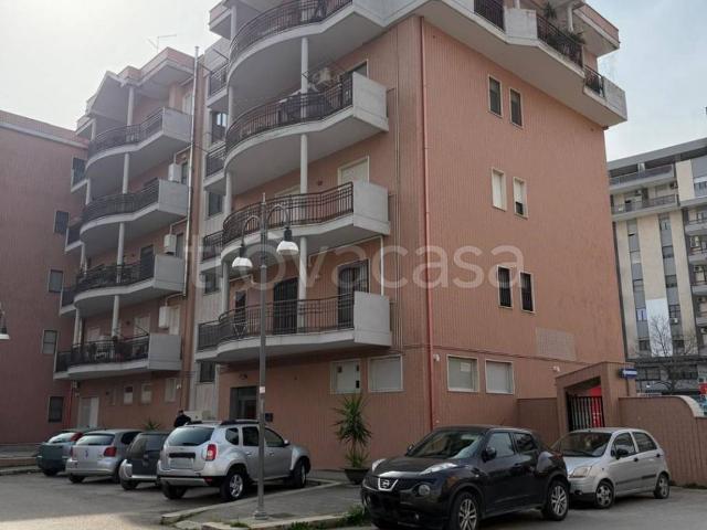 Appartamento in affitto a Foggia viale Manfredi, 10, arredato, box, balcone TrovaCasa