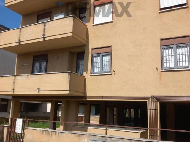 Appartamento in affitto a Foligno via Cruciani, 12, giardino, posto auto, box TrovaCasa