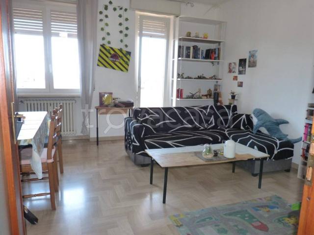 Appartamento in affitto a Fossano viale Regina Elena, non arredato/vuoto, cantina, balcone TrovaCasa