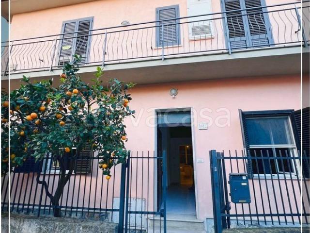Appartamento in affitto a Formia via Adalgiso Ferrucci, giardino privato, posto auto, parzialmente arredato TrovaCasa