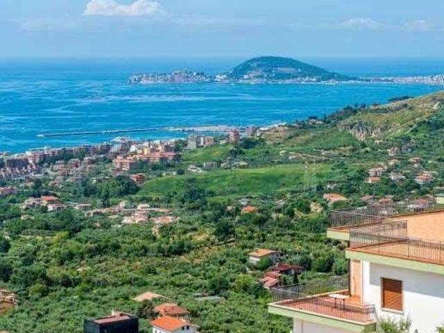 Appartamento in affitto a Formia LT