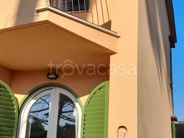 Appartamento in affitto a Forte dei Marmi via Benvenuto Cellini, arredato, giardino privato, posto auto TrovaCasa