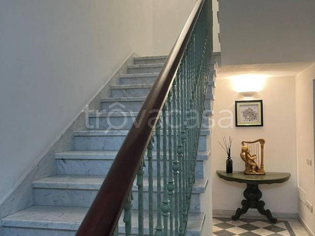 Appartamento in affitto a Forte dei Marmi via Eugenio Barsanti, arredato, terrazzo, centrale TrovaCasa
