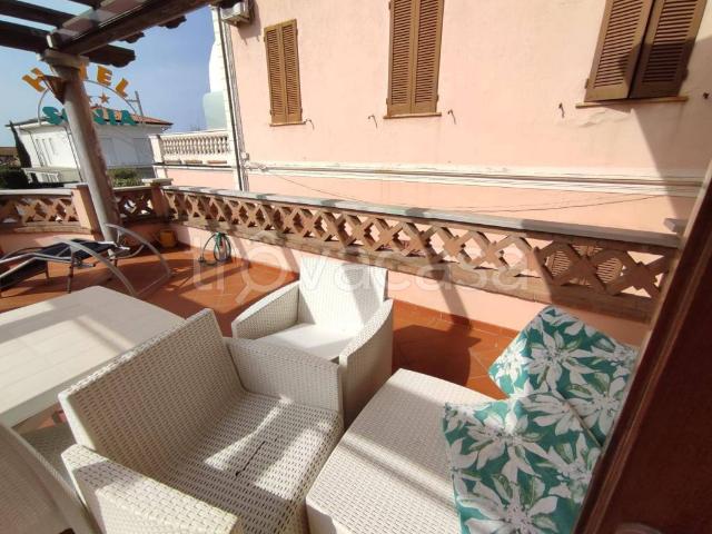 Appartamento in affitto a Forte dei Marmi, arredato, giardino, terrazzo TrovaCasa