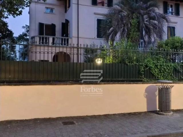 Appartamento in affitto a Forte dei Marmi forte dei Marmi, arredato, giardino privato, posto auto TrovaCasa