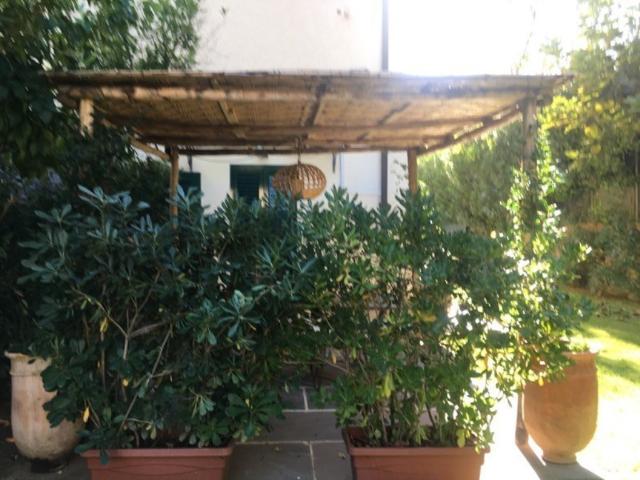 Appartamento in affitto a Forte dei Marmi, giardino, fronte mare, veranda TrovaCasa