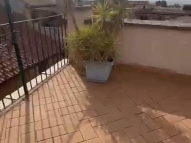 Appartamento in affitto a Frascati via Vitaliano Battaglini