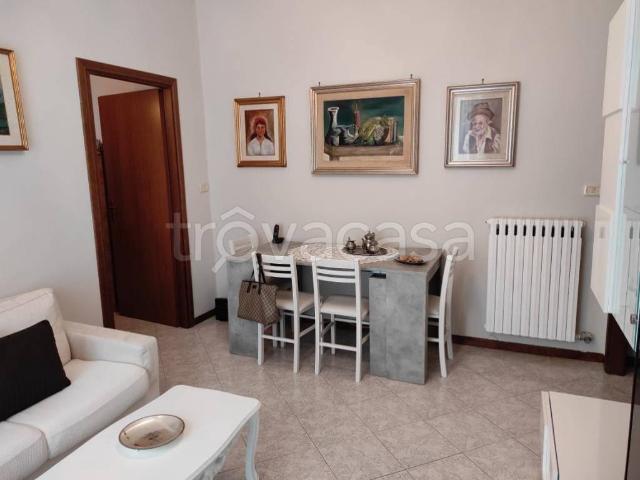 Appartamento in affitto a Frascati via Camillo Benso di Cavour, arredato, balcone, cucina a vista TrovaCasa