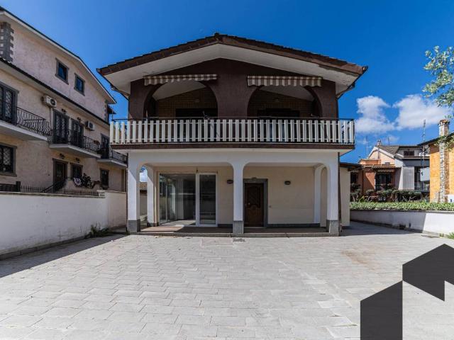 Appartamento in affitto a Frascati via di Vermicino, non arredato/vuoto, giardino privato, vicinanze negozi TrovaCasa