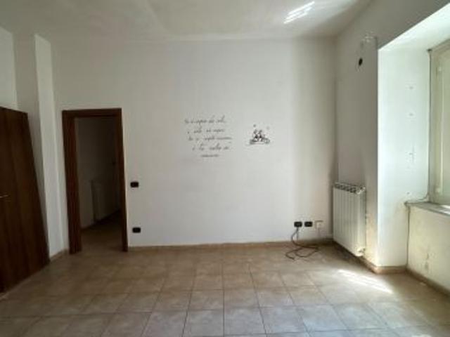 Appartamento in Affitto a Frattamaggiore Uso Studio Professionale