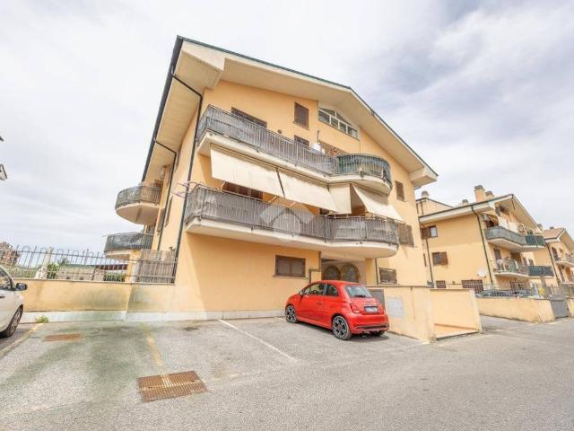 Appartamento in affitto a Guidonia Montecelio RM