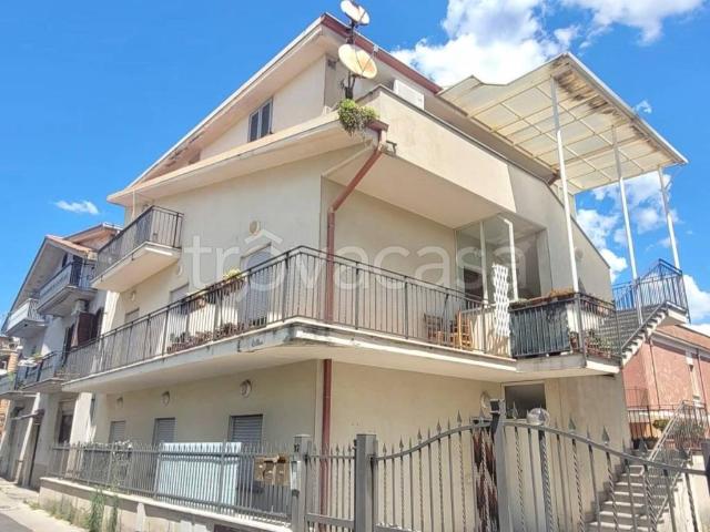 Appartamento in affitto a Guidonia Montecelio via Genova, 22, non arredato/vuoto, luminoso, balcone TrovaCasa