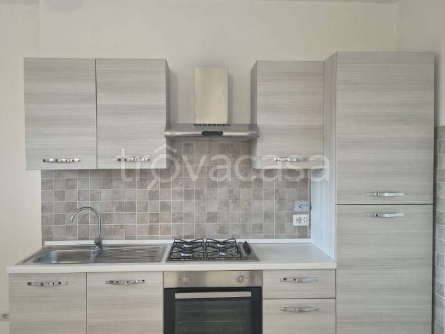 Appartamento in affitto a Guidonia Montecelio via Giovanni Nicotera, terrazzo, buono stato, ristrutturato TrovaCasa