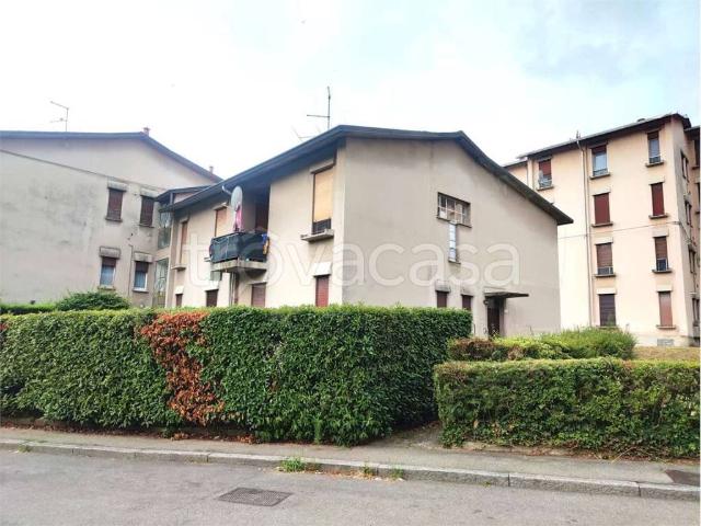 Appartamento in affitto a Gallarate via alfredo di dio, 7, non arredato/vuoto, giardino privato, libero subito TrovaCasa