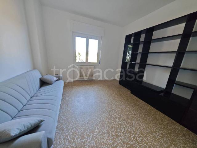 Appartamento in affitto a Gallarate via Luigi Vaschi, arredato, riscaldamento centralizzato, cantina TrovaCasa