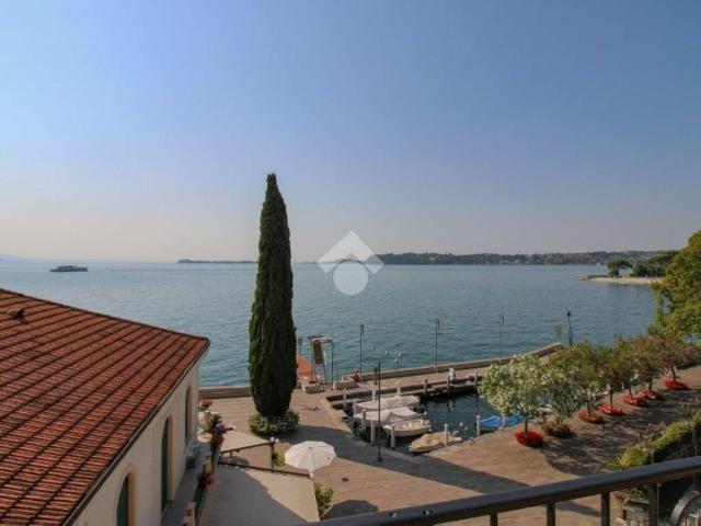 Appartamento in affitto a Gardone Riviera lungolago gabriele d' annunzio, arredato, vista lago, centrale TrovaCasa