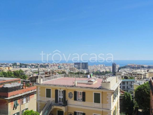 Appartamento in affitto a Genova via Contardo, 6, riscaldamento autonomo, vista sulla città, balcone TrovaCasa