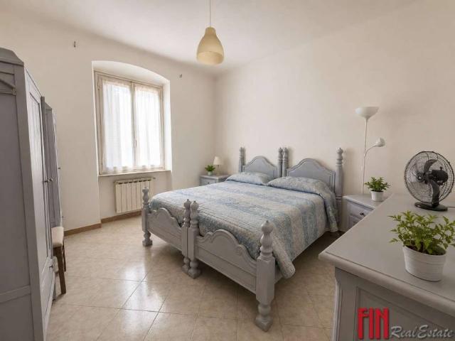 Appartamento in affitto a Genova via Ambrogio Negrone, arredato, vicinanze negozi, cucina abitabile TrovaCasa
