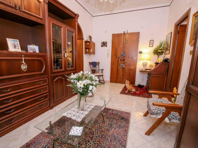 Appartamento in affitto a Genova via Antonio Canobbio 1, arredato, riscaldamento autonomo, buono stato TrovaCasa