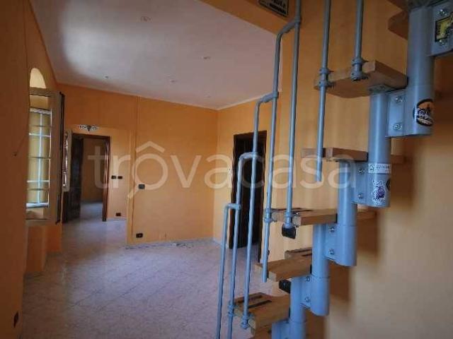 Appartamento in affitto a Genova via Antonio Gramsci, terrazzo, riscaldamento autonomo, ultimo piano TrovaCasa