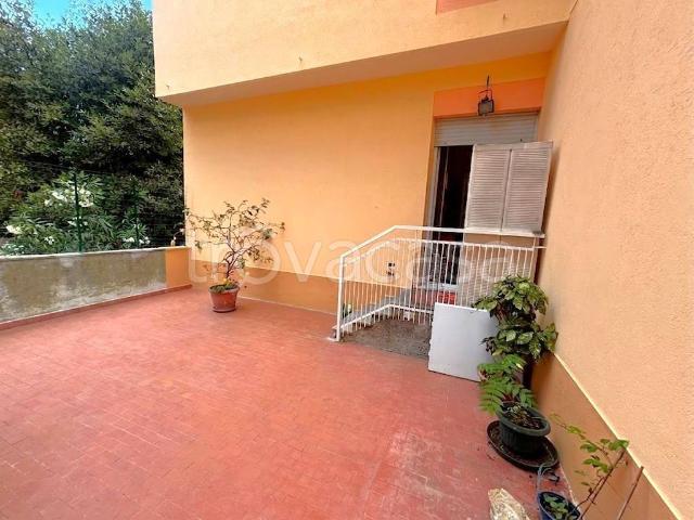 Appartamento in affitto a Genova via Angelo Carrara, arredato, terrazzo, luminoso TrovaCasa