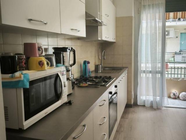 Appartamento in affitto a Genova via Armando Pica, 5, riscaldamento autonomo, balcone, cucina abitabile TrovaCasa