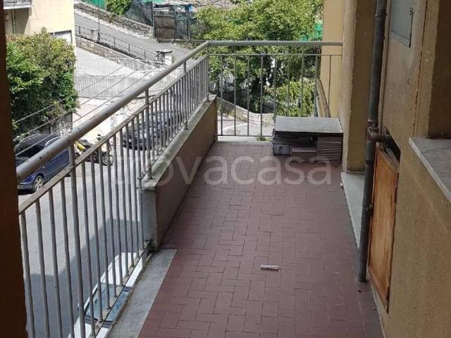 Appartamento in affitto a Genova via Berghini, non arredato/vuoto, balcone, angolo cottura TrovaCasa