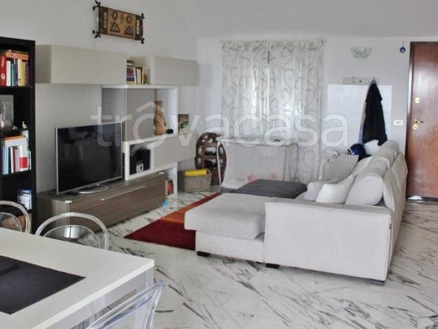 Appartamento in affitto a Genova via Don Luigi Sturzo TrovaCasa