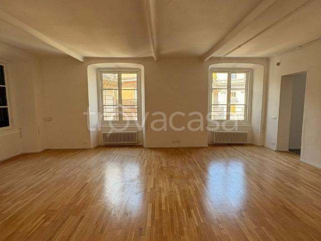 Appartamento in affitto a Genova via Interiano, non arredato/vuoto, riscaldamento autonomo, immobile di prestigio TrovaCasa