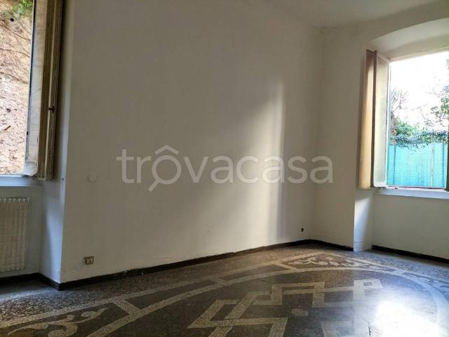 Appartamento in affitto a Genova via Jacopo Ruffini, 4, non arredato/vuoto, giardino privato, cucina abitabile TrovaCasa