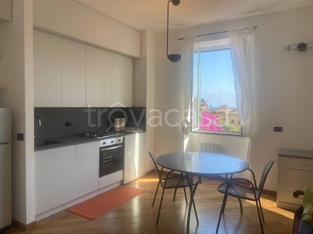 Appartamento in affitto a Genova via Marco Sala, arredato, terrazzo, vista mare TrovaCasa