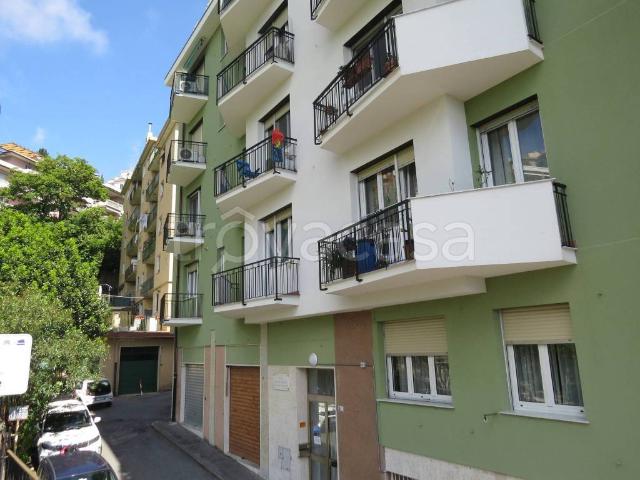 Appartamento in affitto a Genova via Mario Preve, 21, parzialmente arredato, ristrutturato, balcone TrovaCasa