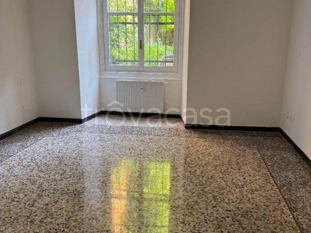 Appartamento in affitto a Genova via Roma, 8a, non arredato/vuoto, riscaldamento centralizzato, ristrutturato TrovaCasa