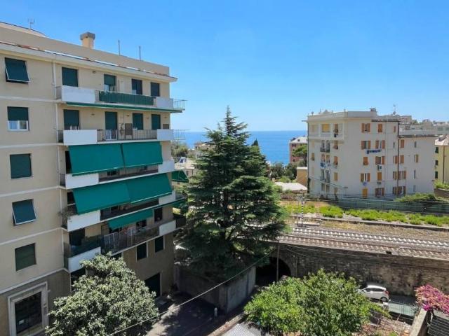 Appartamento in affitto a Genova via Roncallo, 12, arredato, riscaldamento autonomo, vista mare TrovaCasa