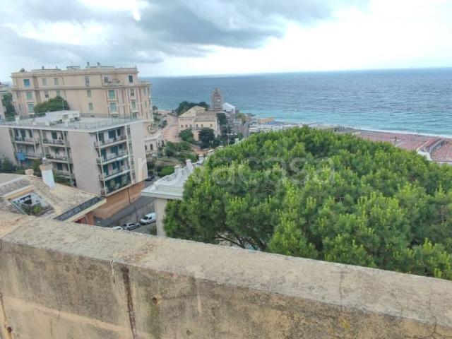 Appartamento in affitto a Genova via Renato Martorelli, arredato, box, vista mare TrovaCasa