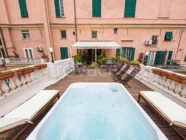 Appartamento in affitto a Genova via XX Settembre, arredato, terrazzo, vista panoramica TrovaCasa