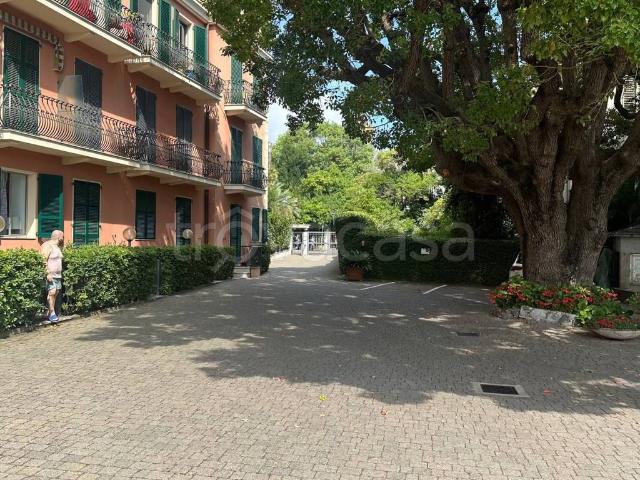 Appartamento in affitto a Genova viale delle Palme, arredato, ascensore, riscaldamento centralizzato TrovaCasa