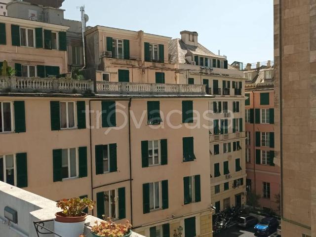 Appartamento in affitto a Genova vico al Monte di Pietà, arredato, terrazzo, riscaldamento autonomo TrovaCasa